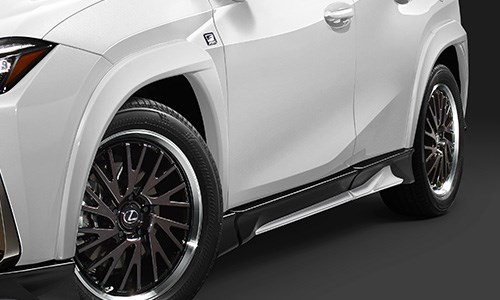 Lexus RX F 側裙
