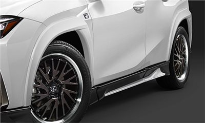 Lexus RX F 側裙